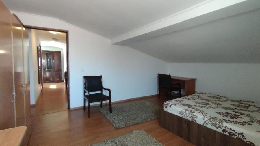 Apartament cu 4 camere în Parcul Carol