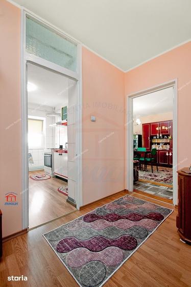 Apartament cu 4 camere decomandat în Micro 17