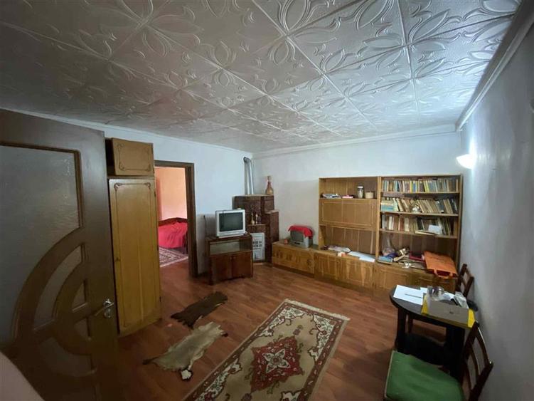 Casă individuală cu 3 camere cu Canalizare în Central