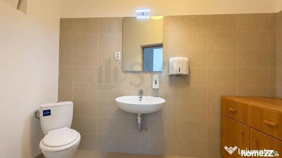 Casă cu 18 camere cu Teren 150 Mp în Grădina Icoanei