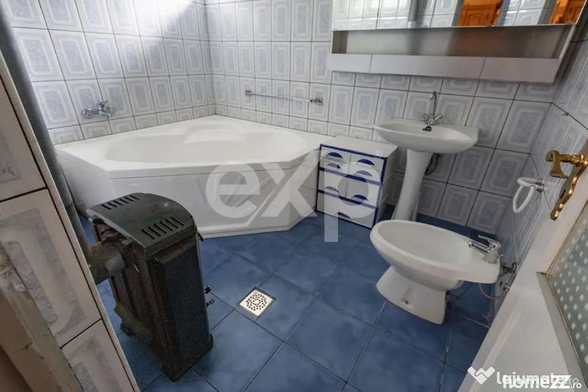 Casă cu 5 camere cu Teren 1866 Mp în Central