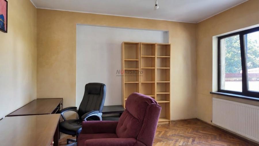 Casă individuală cu 7 camere semidecomandat cu Canalizare în Cantemir