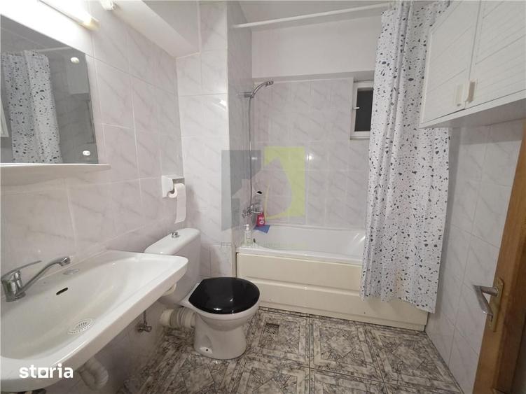 Apartament cu 3 camere decomandat în Ultracentral