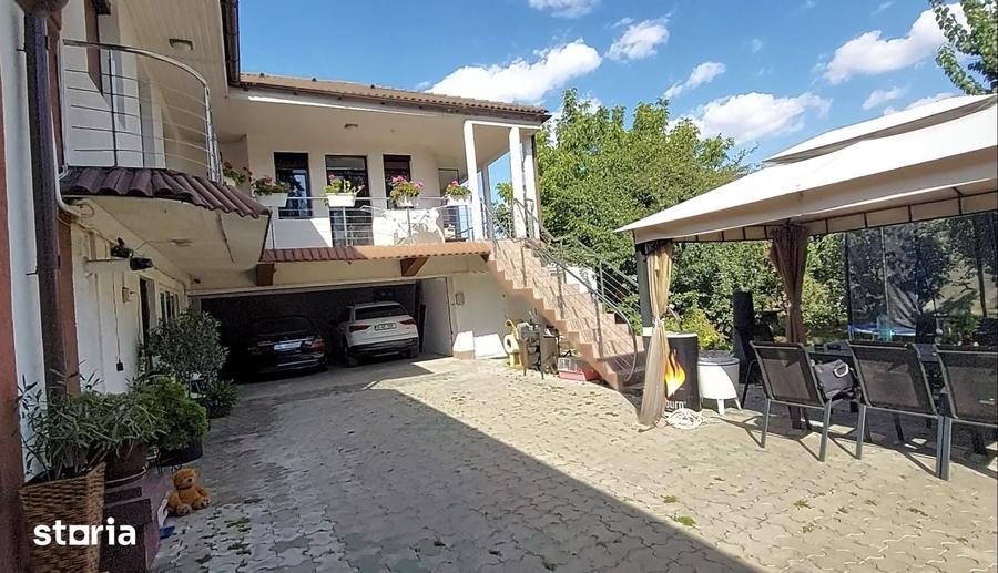 Casă cu 6 camere cu Teren 1022 Mp în Central