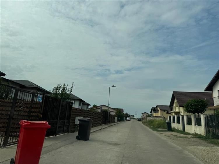Teren intravilan de 5000 mp, în Central