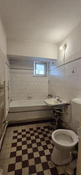Apartament cu 4 camere decomandat în Ultracentral