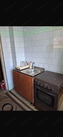 Apartament cu 3 camere decomandat în Obor