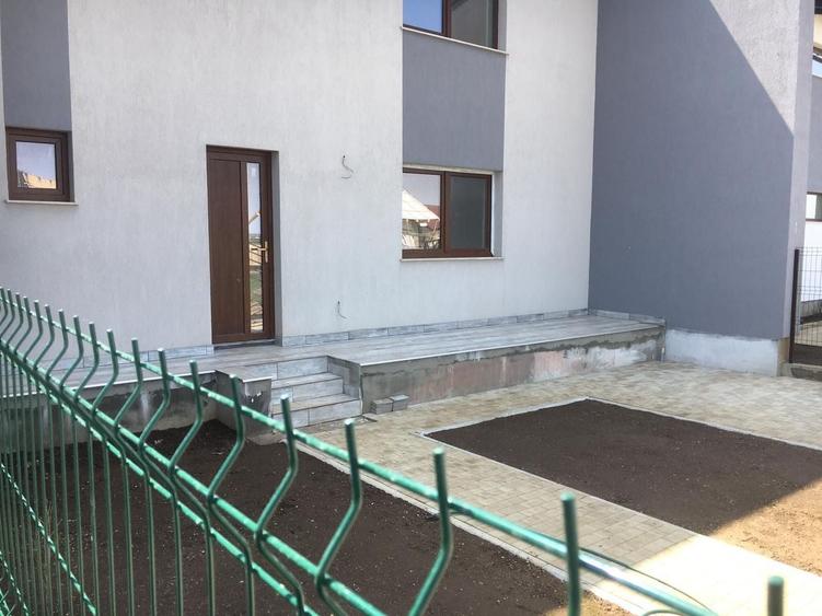 Casă individuală cu 3 camere cu Canalizare în Tărlungeni