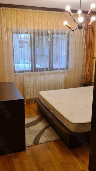 Inchiriere apartament cu 3 camere zona centrala - 2
