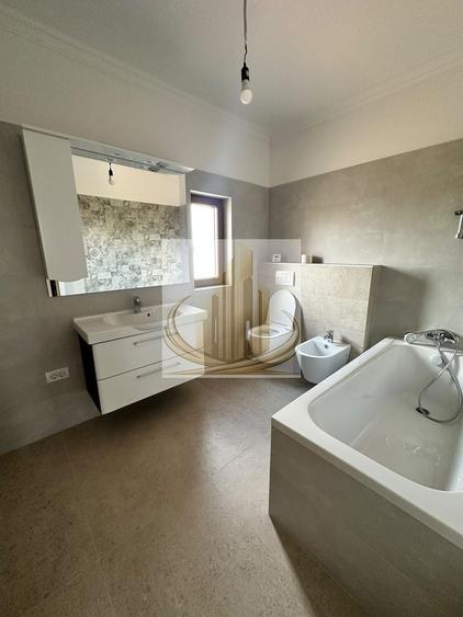 Duplex cu 4 camere cu Canalizare în Săcălaz