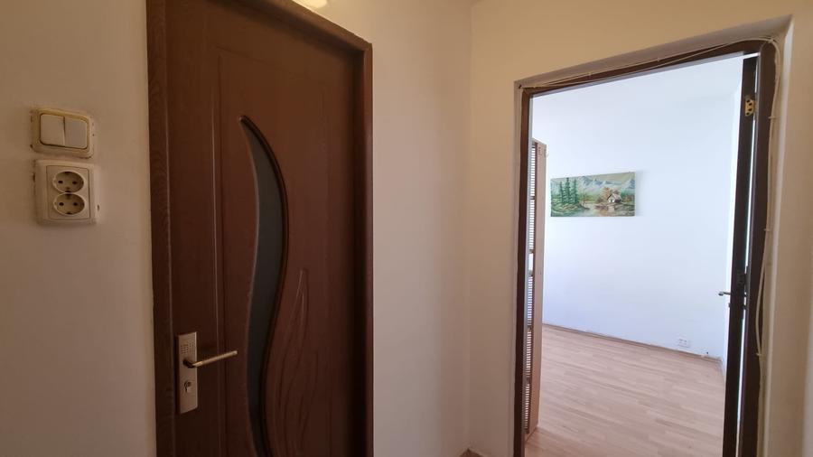 Apartament cu 2 camere semidecomandat în Micro 14