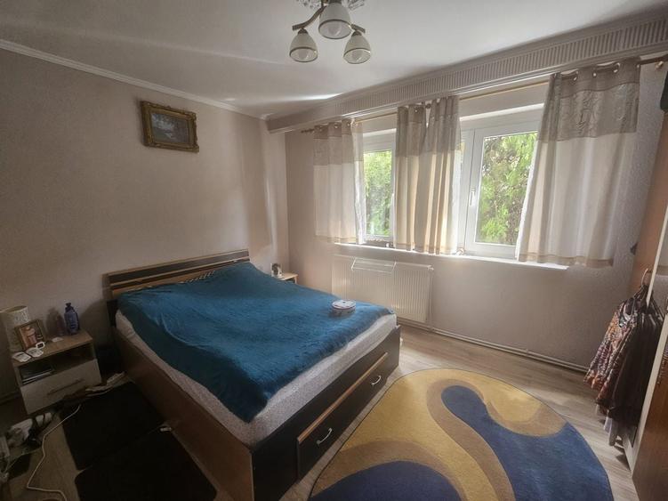 Apartament cu 4 camere decomandat în Exercițiu