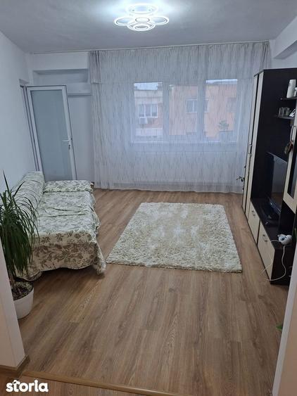 Apartament cu 3 camere decomandat în Banat