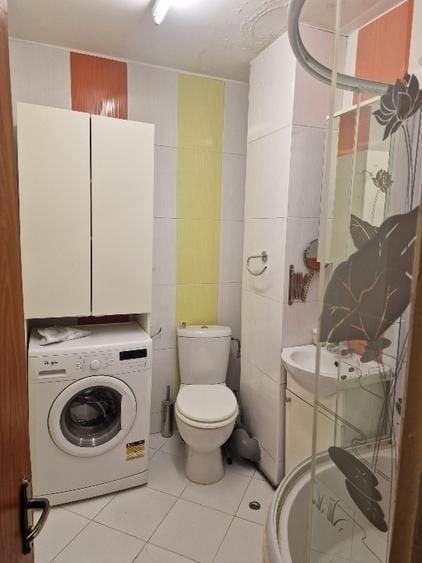 Apartament cu 4 camere semidecomandat, mobilat în Rahova