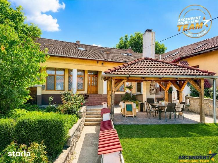 Resedinta si pentru doua familii, 217 mp utili, 6 dormitoare, curte, f - 6