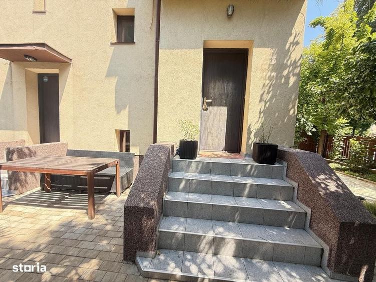 Casă cu 4 camere în Vatra Luminoasă