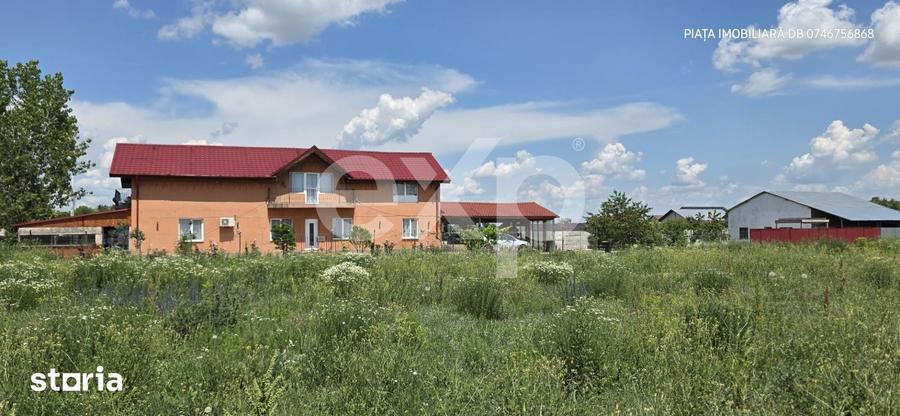 Casă cu 7 camere decomandat cu Teren 2000 Mp în Răcari