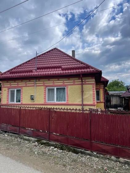 Casă cu 4 camere în Valea Părului
