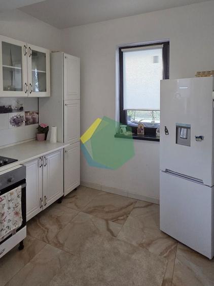 Duplex cu 3 camere cu Canalizare în Sud-Est