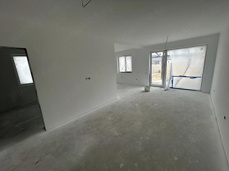 Casă cu 4 camere cu Teren 315 Mp în Moșnița Veche