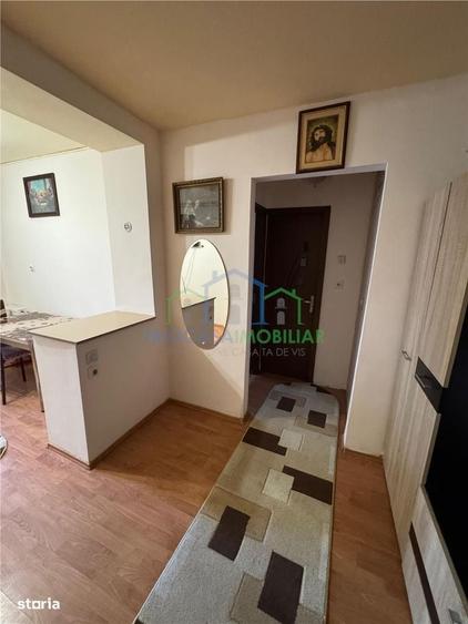 Apartament cu 2 camere decomandat în Sărari