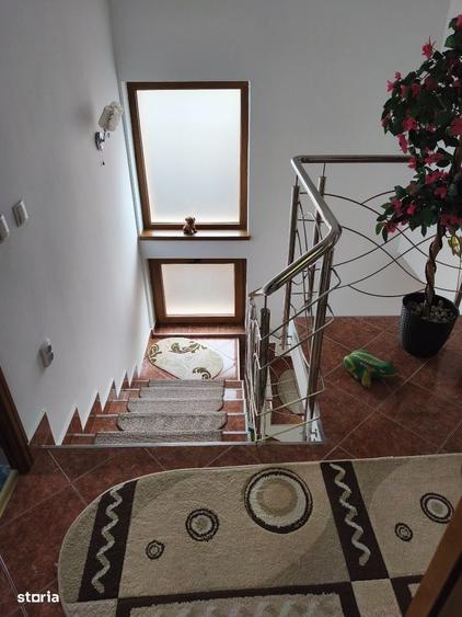 Casă cu 4 camere în Vlădesti