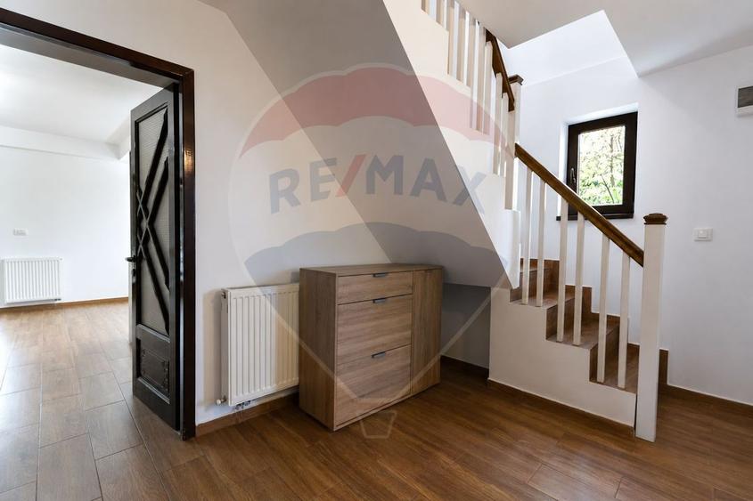 Duplex cu 4 camere cu Teren 573 Mp în Satulung