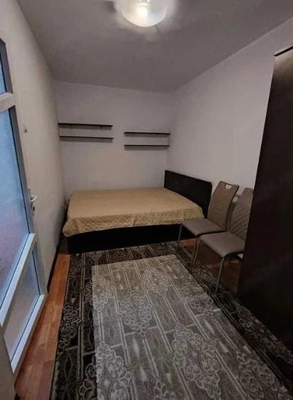 Inchiriez apartament langa scoala 8 - 1