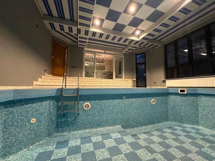 Casă individuală cu 12 camere cu Piscina în Cotroceni