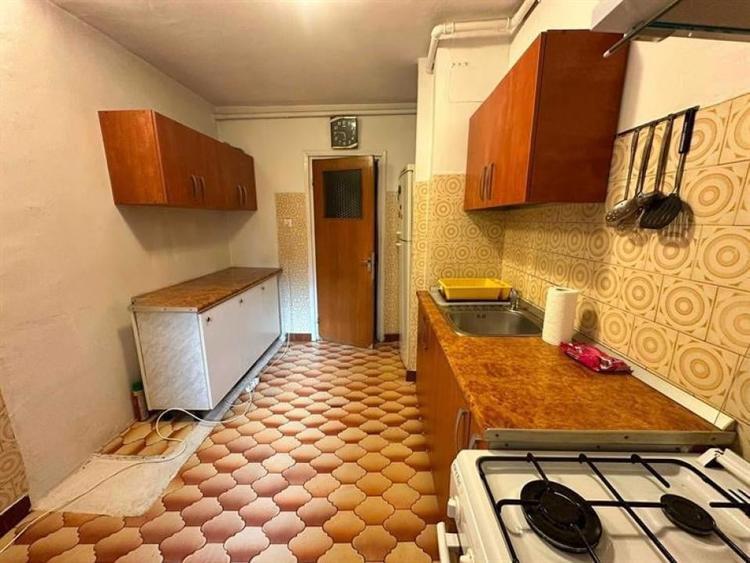Apartament cu 4 camere în Iancului