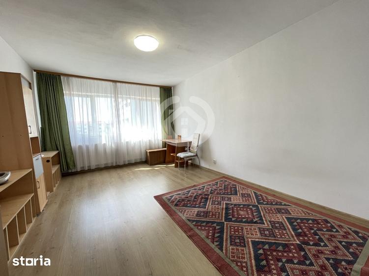 Apartament cu 3 camere decomandat în Central