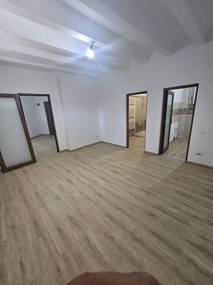 Apartament cu 3 camere în Aviatorilor