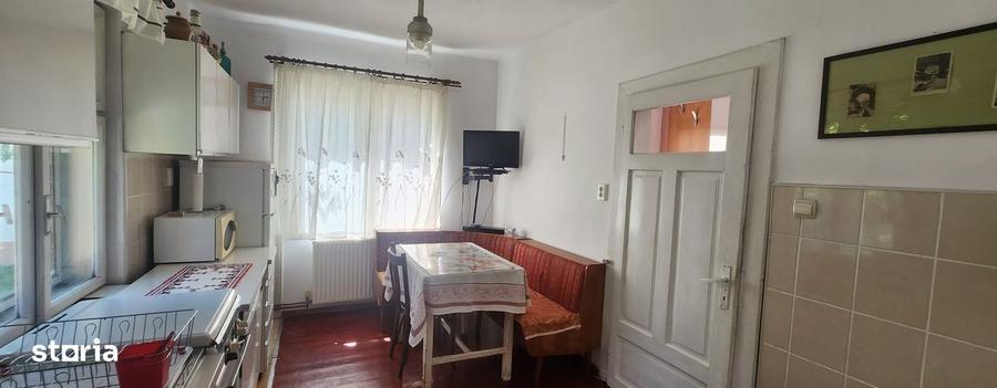 Casa in Str. Vanatorilor nr.66 in Rasnov,S+P+pod,4 camere,teren 500 mp - 5
