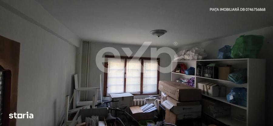 Apartament cu 4 camere decomandat în Tunari