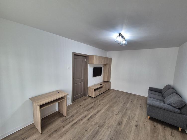 Apartament cu 2 camere decomandat în Teiul Doamnei