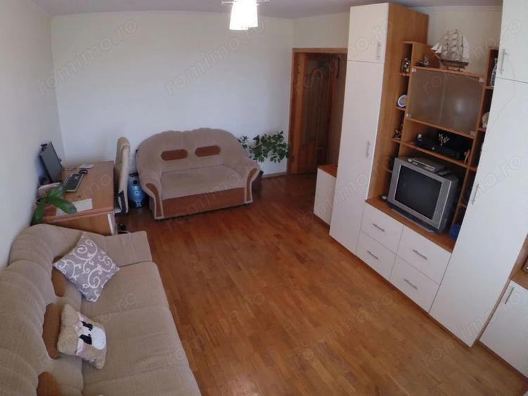 Apartament cu 2 camere decomandat în Baba Novac