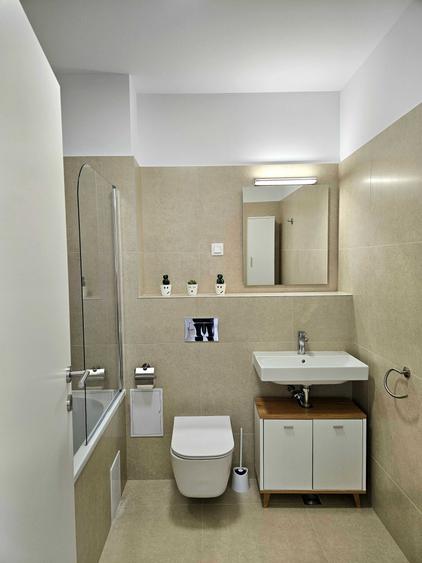 Apartament cu 2 camere decomandat în Noua