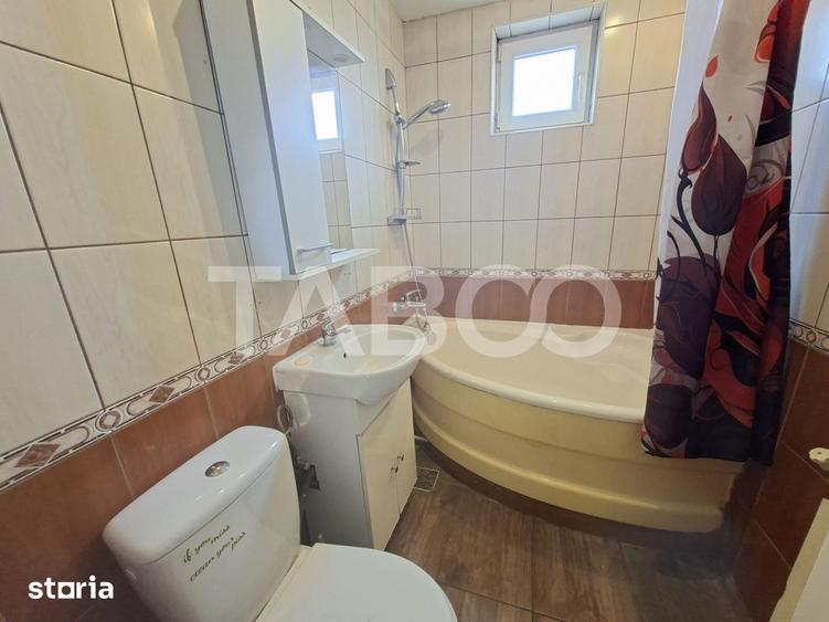 Apartament cu 3 camere semidecomandat în Mihai Viteazul