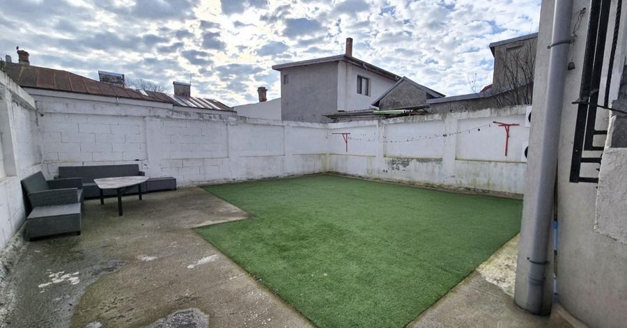 Casă cu 2 camere în Piața Centrală