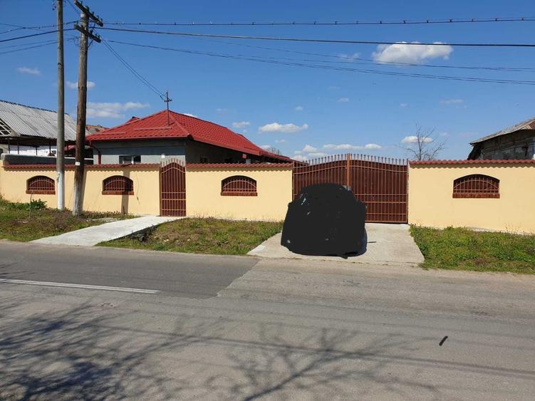 Casă cu 2 camere în Drăgotești