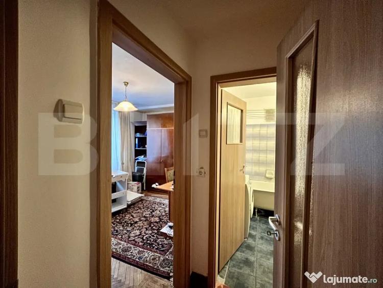 Apartament cu 3 camere semidecomandat în Andrei Mureșanu