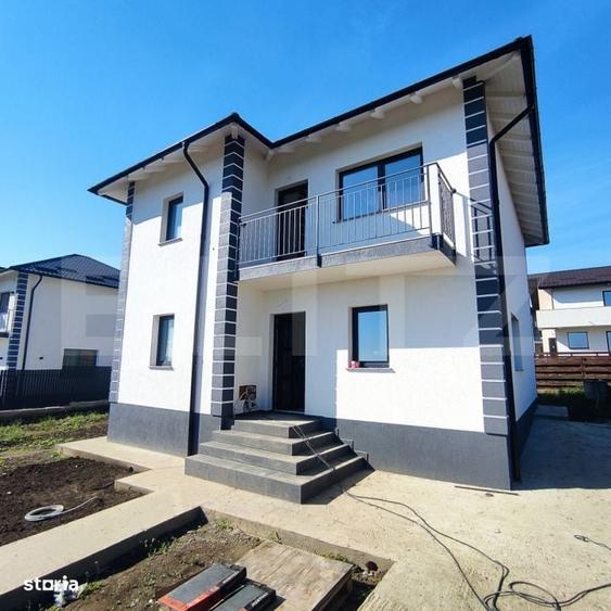 Casă cu 4 camere în Valea Adâncă