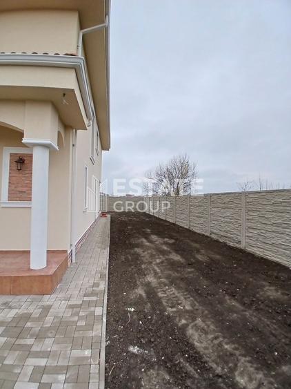 Duplex cu 4 camere cu Canalizare în Dumbrăvița