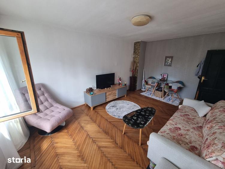 Apartament cu 2 camere decomandat în Far