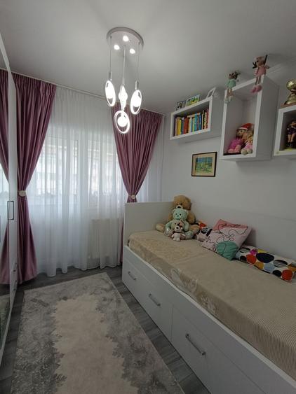 Apartament cu 4 camere decomandat în Nicolae Titulescu