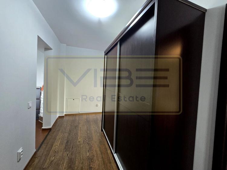 Apartament cu 4 camere decomandat, mobilat în Central