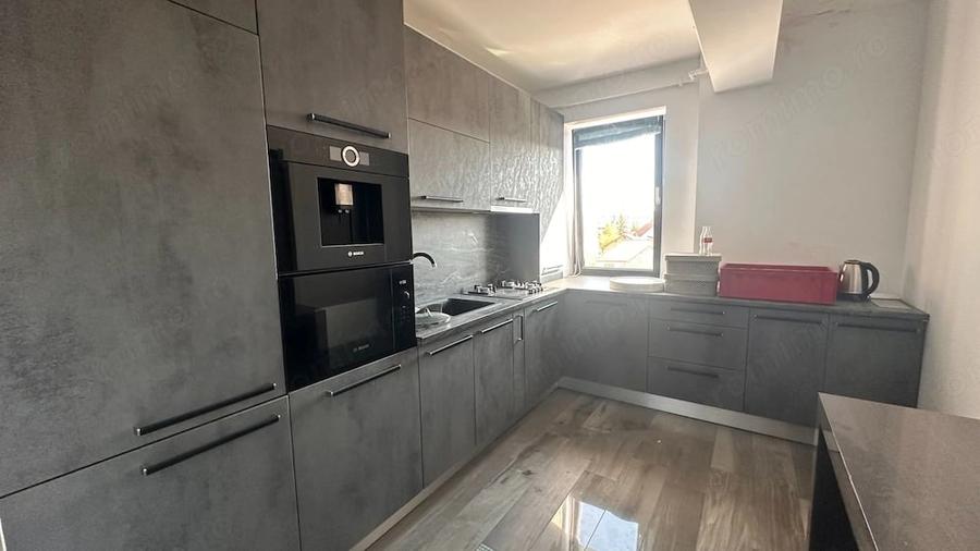 Apartament cu 3 camere semidecomandat în Central