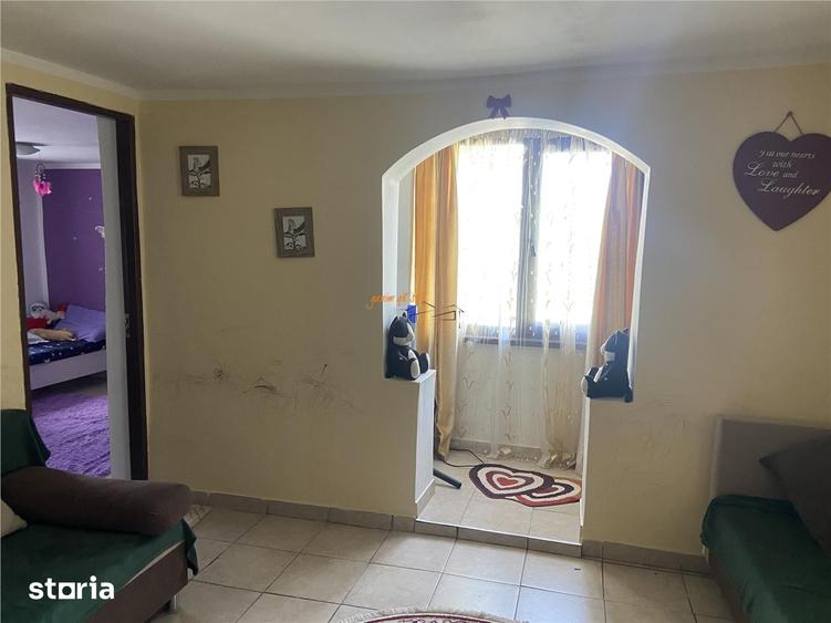 Casă cu 4 camere cu Teren 913 Mp în Vânători