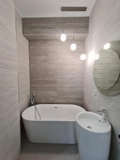 Apartament cu 3 camere semidecomandat în Tudor Vladimirescu