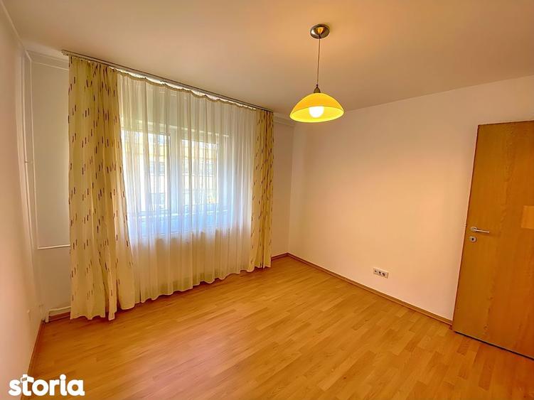 Apartament cu 3 camere decomandat în Rahova